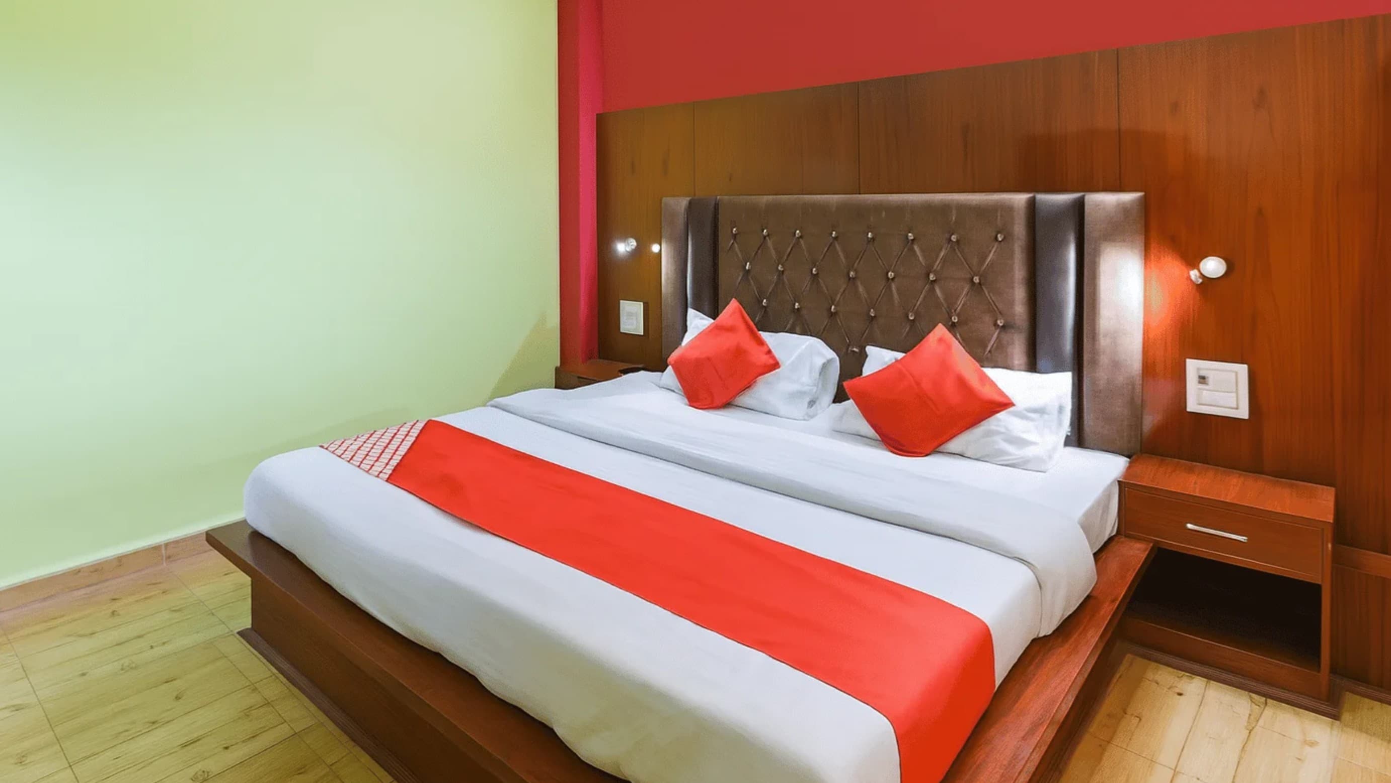 Hotel Tosh Regency, Tosh