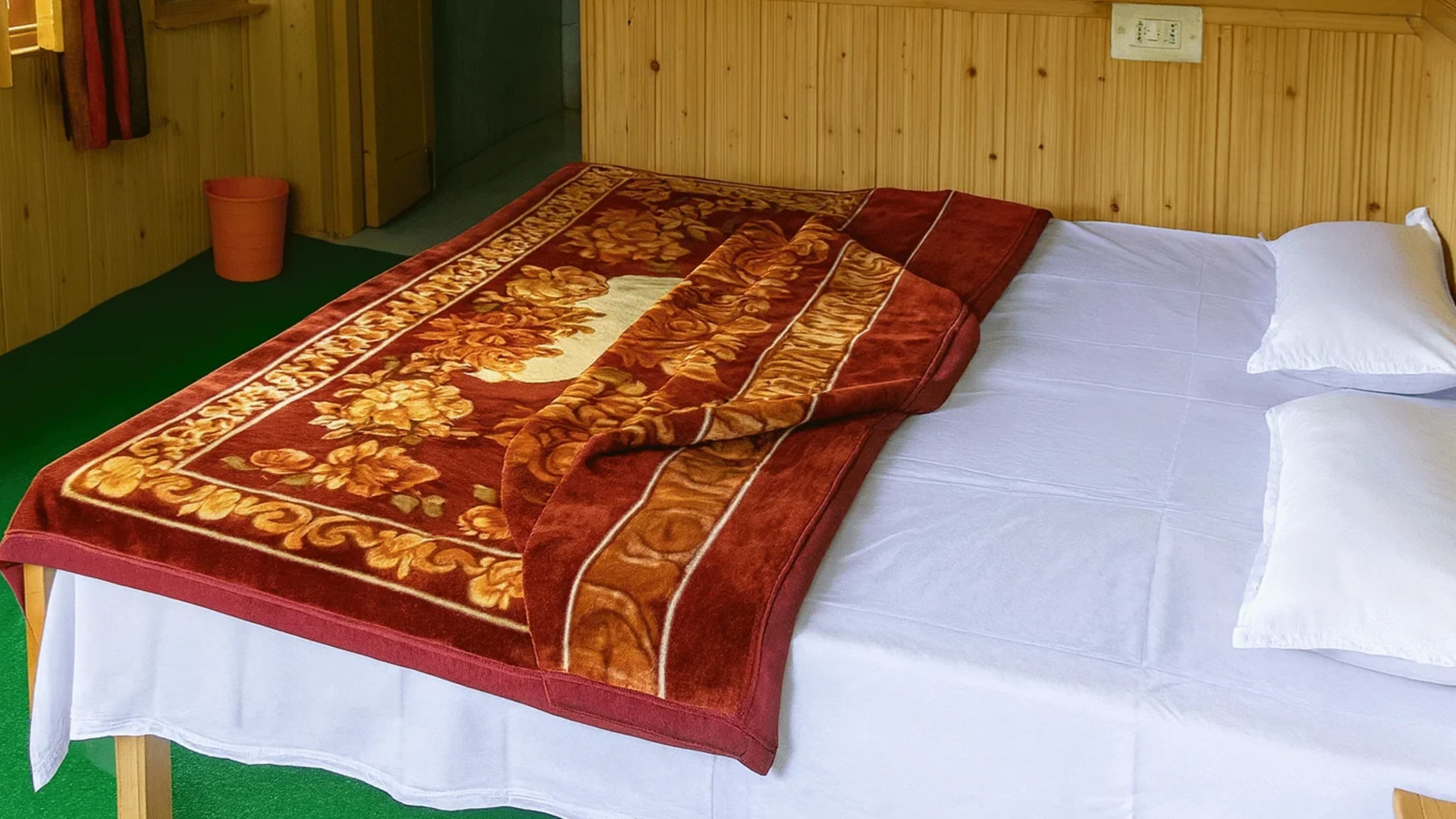 Sojha Holiday Inn, Sojha