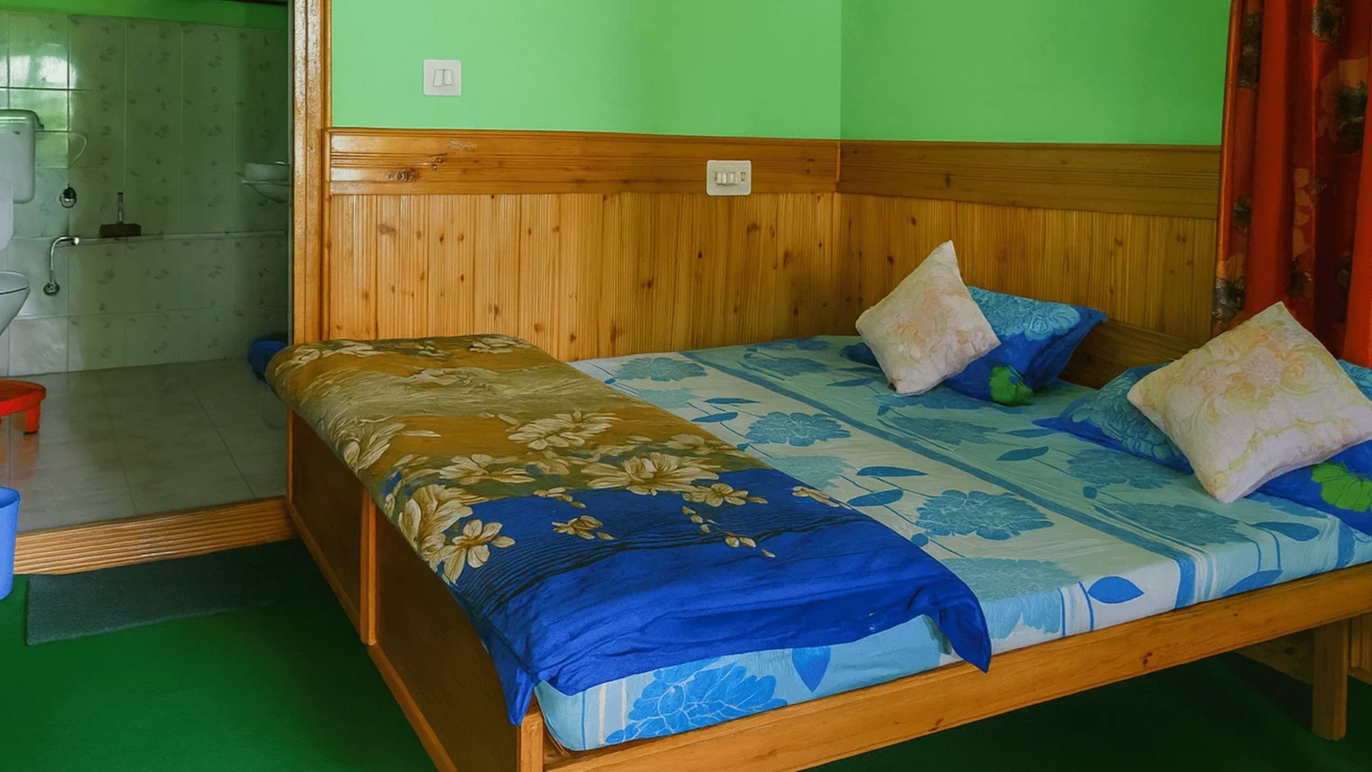 Sojha Holiday Inn, Sojha 4