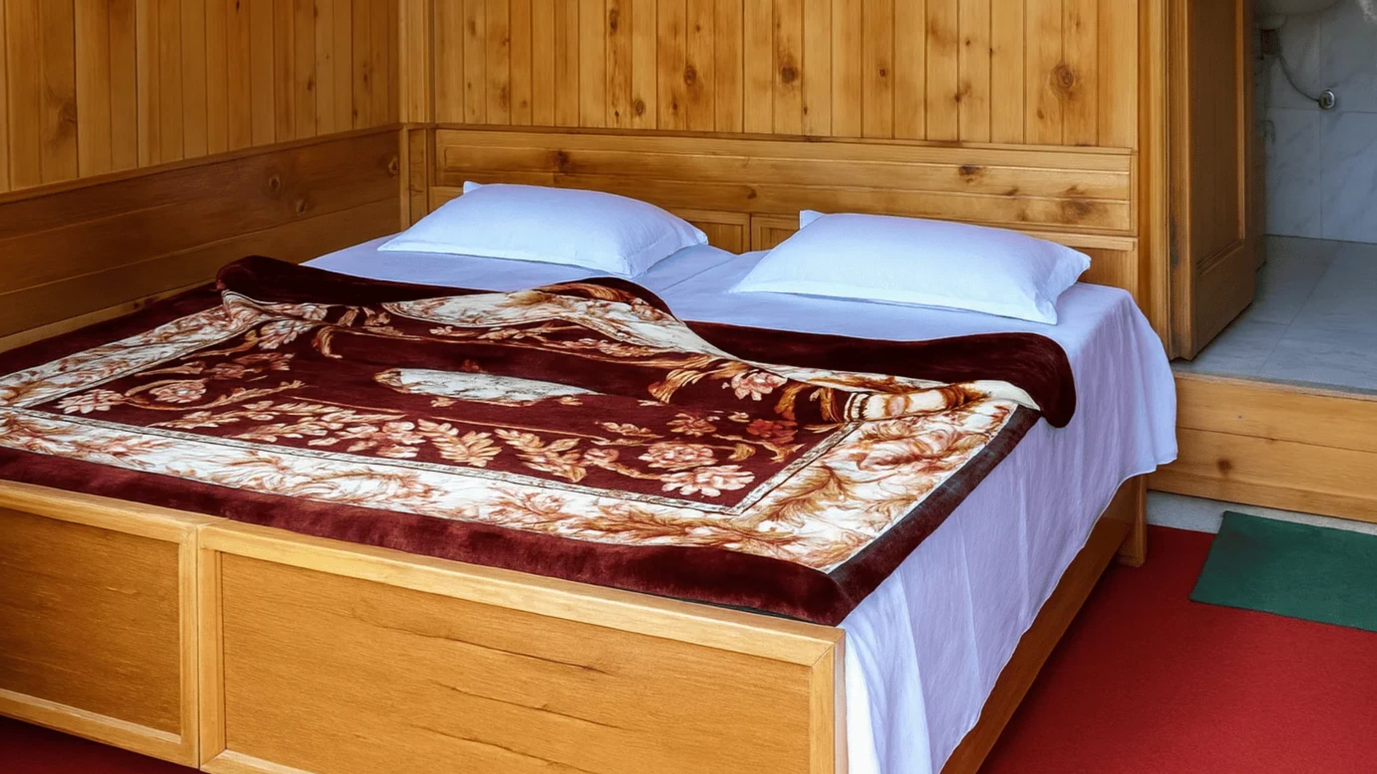 Sojha Holiday Inn, Sojha 5