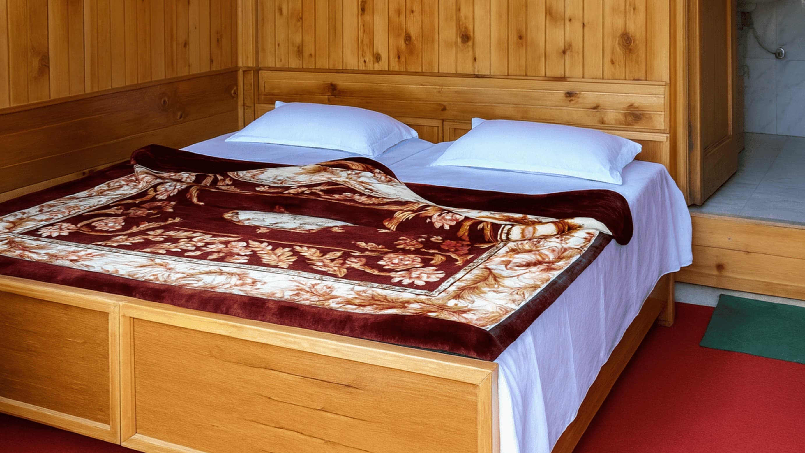 Duggal Homestay, Khurbura 2