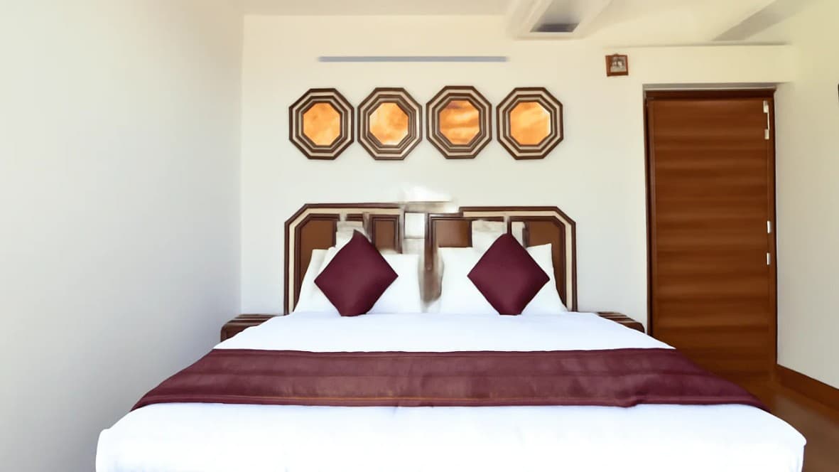 Loveena Palace, Shimla