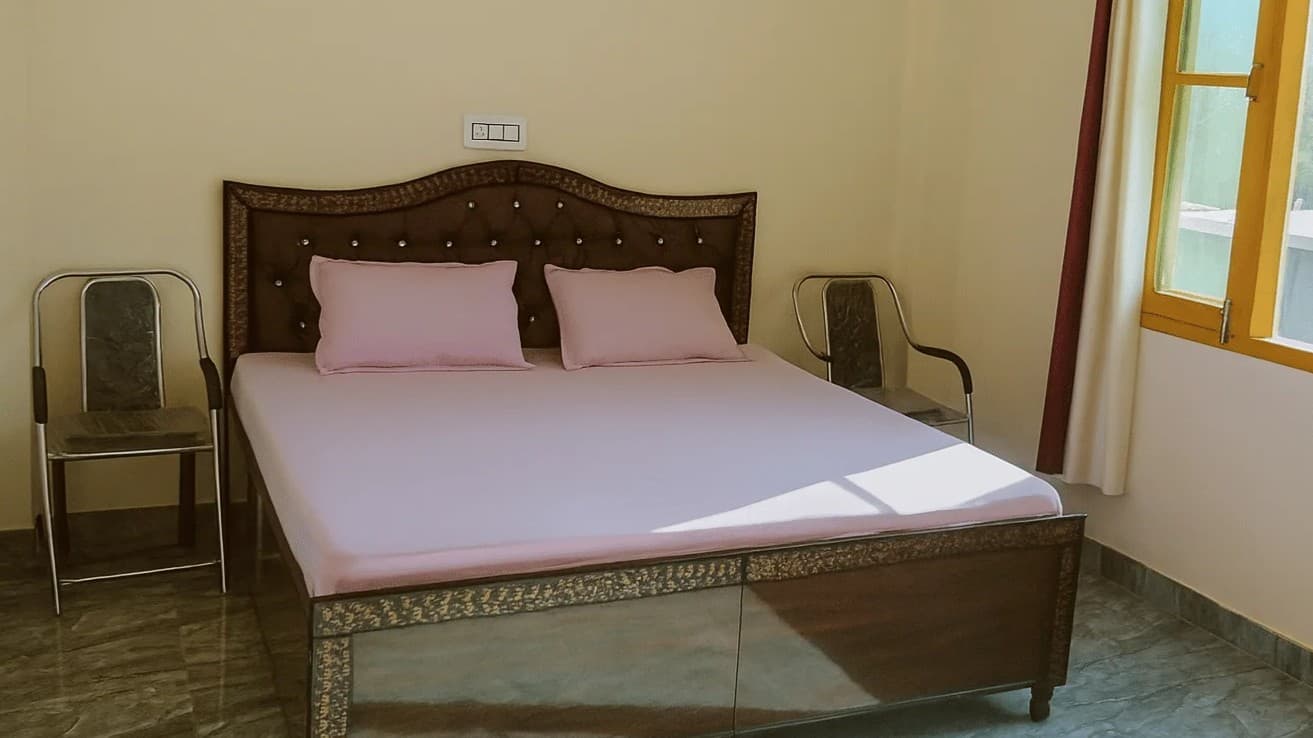 Hotel Rana Haveli, Bajaura 2