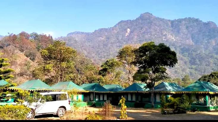 Flavours Restaurant and Resort, Dugadda 4