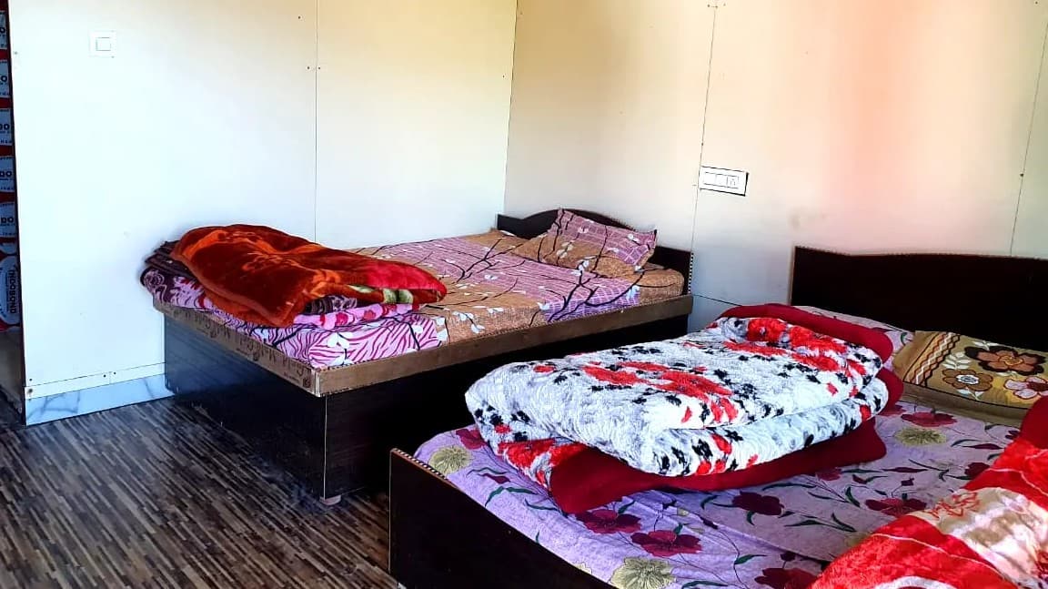 Stop-Off Café & Stays, Chopta 4