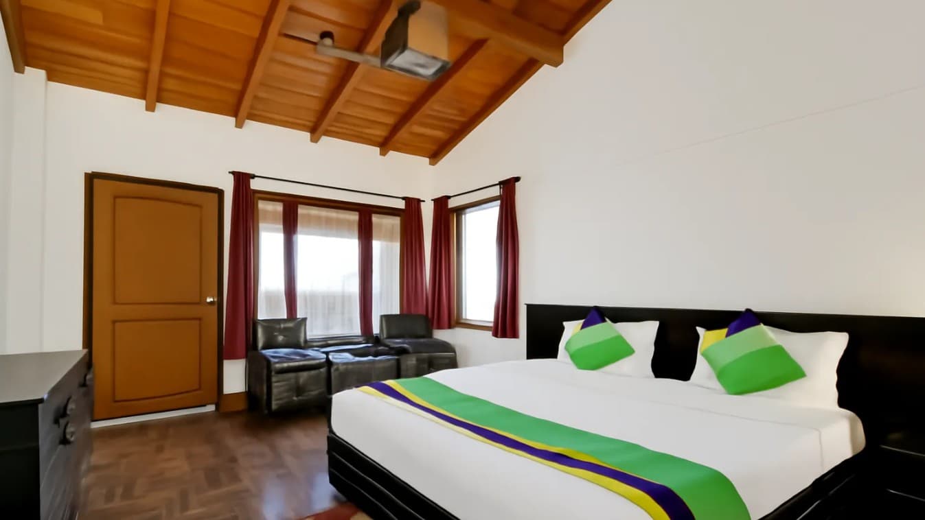 Hotel Sapphire INN, Bhimtal 2