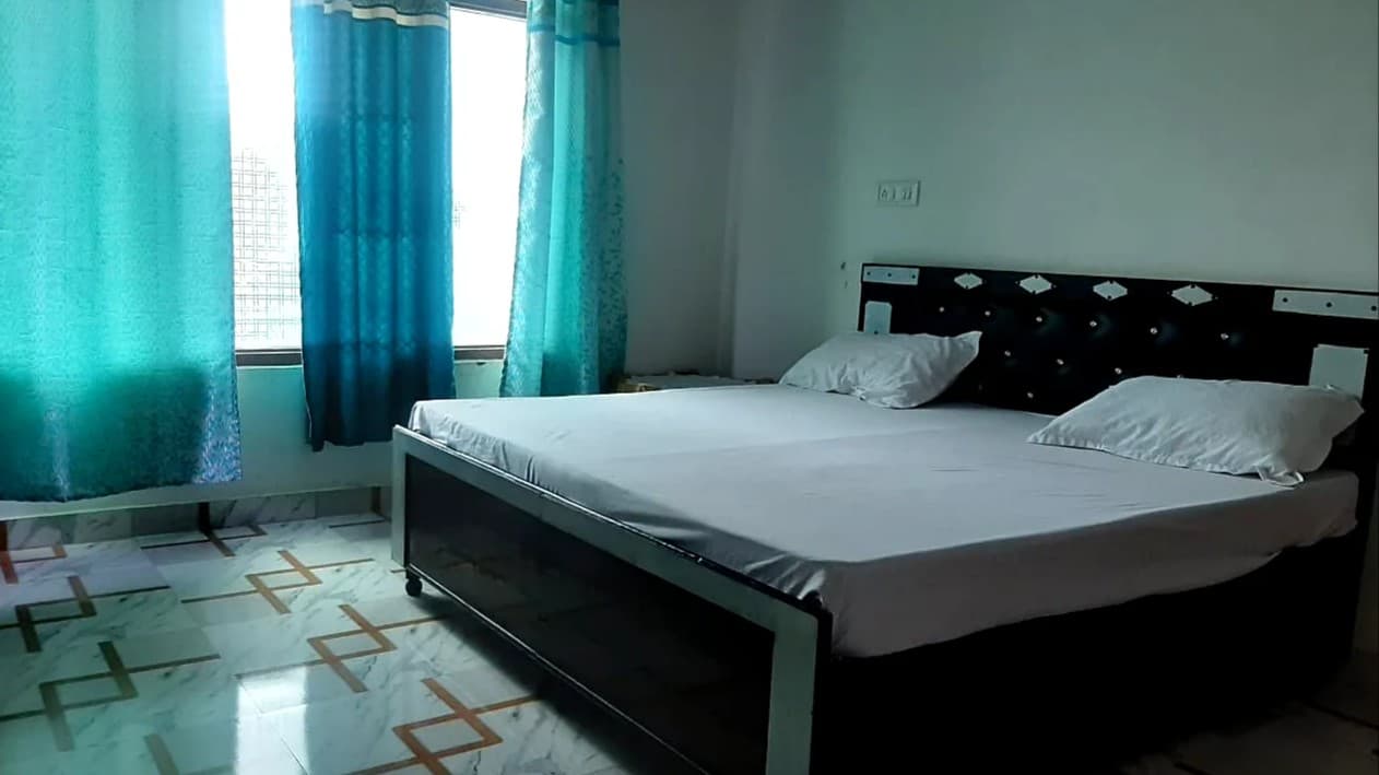 Moon Light Homestay, Badhu