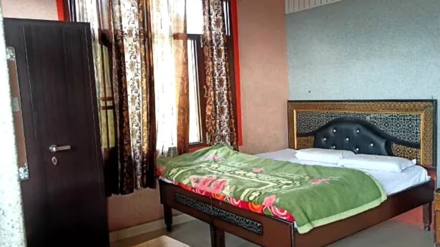 Yellow Oaks Guest House, Baijnath 2